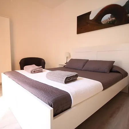 Sea Fly Balcony Apartment Cefalu