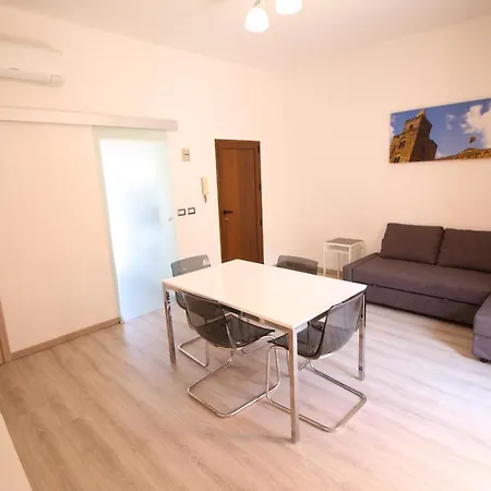 Sea Fly Balcony Apartment *