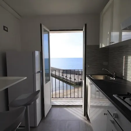 Sea Fly Balcony * Cefalu